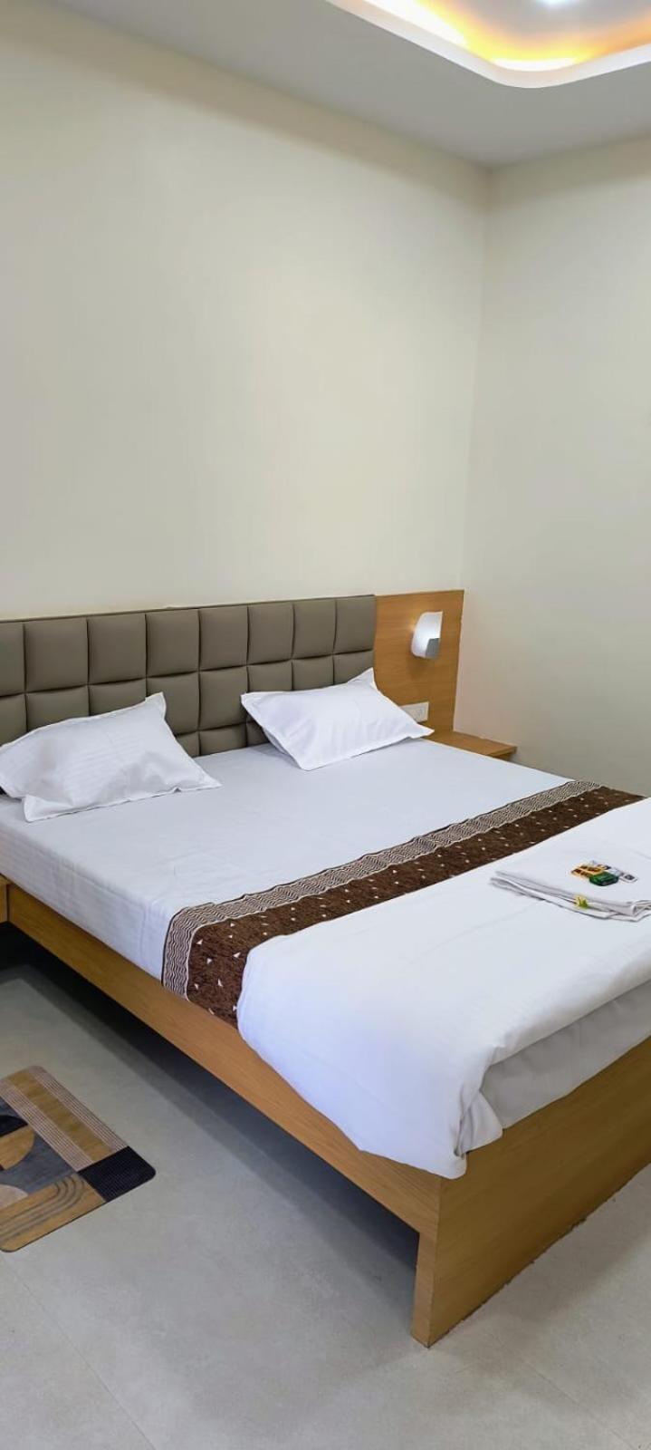Hotel Satyam Shajapur Exteriér fotografie