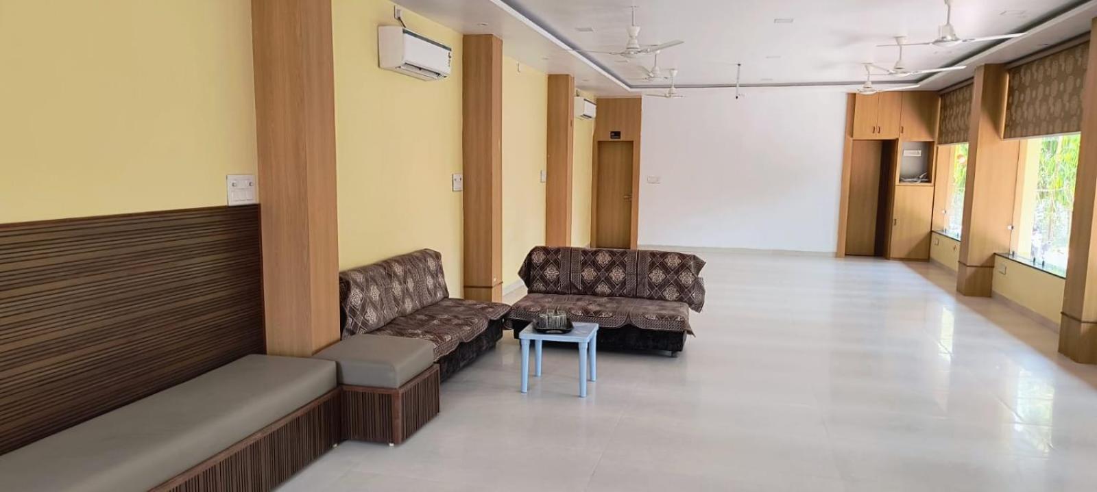 Hotel Satyam Shajapur Exteriér fotografie