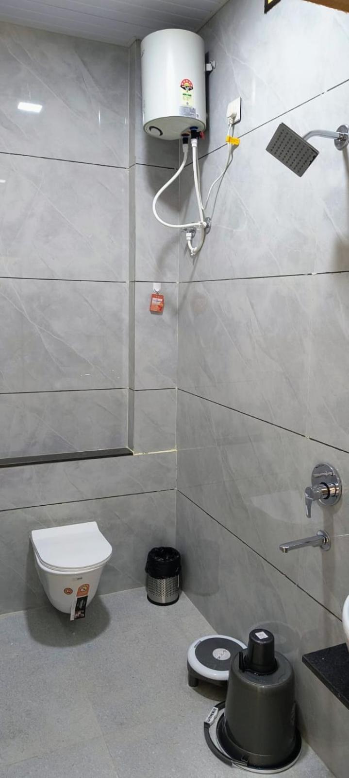Hotel Satyam Shajapur Exteriér fotografie